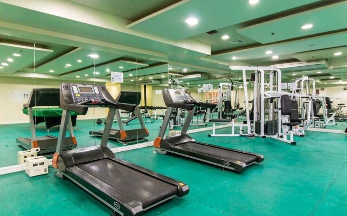 Near Mall & night life 1BR in the heart of Manila