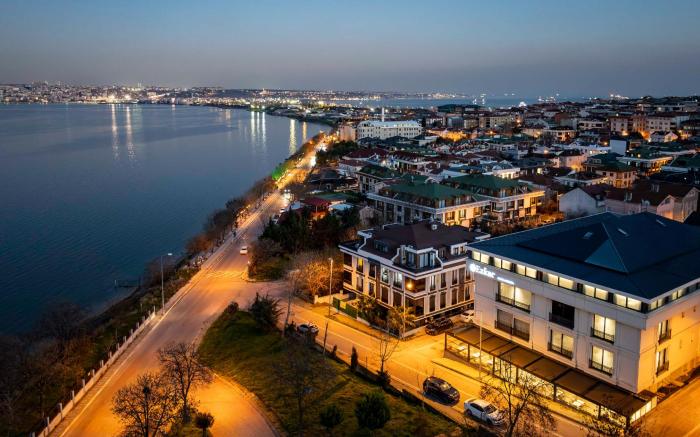 Ezkar Bathonea Art Istanbul