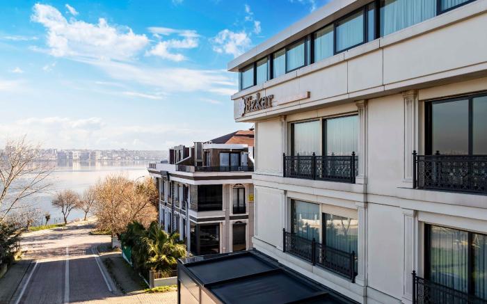 Ezkar Bathonea Art Istanbul