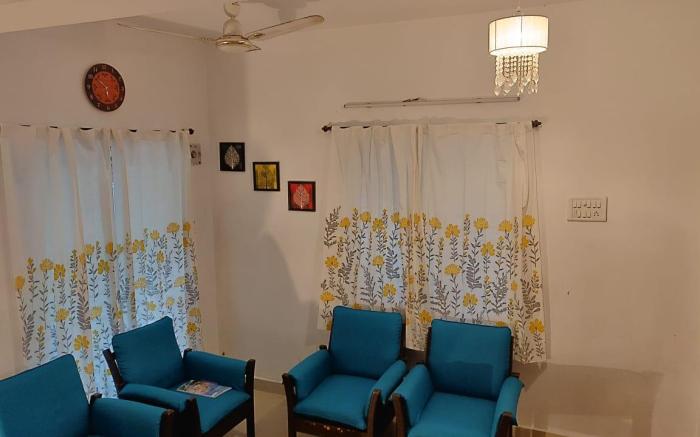 Cheerful 3 bedroom family home in serene space!