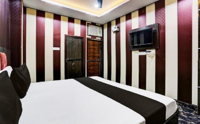 Sri govindam palce hotel 