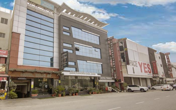 Hotel Transit International by star group