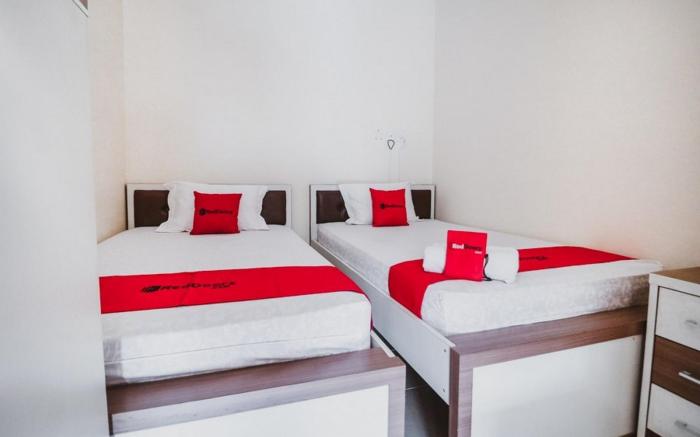 RedDoorz Plus near Semanggi