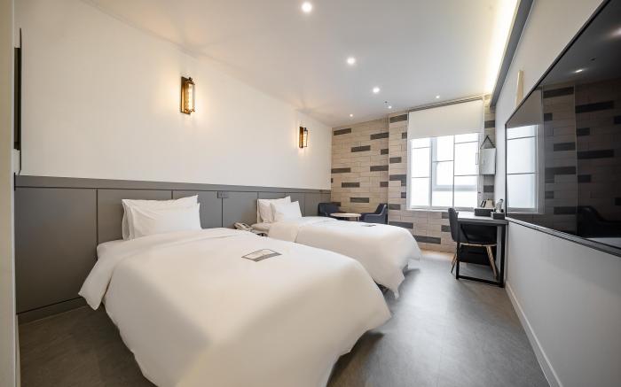 Rich Stay Hotel