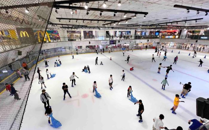 Platino 13 Pax, Mins away from Paradigm & Legoland