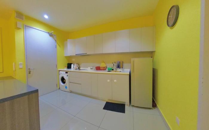 I-City Wifi+55" SmartTV, Car Park fit 5pax