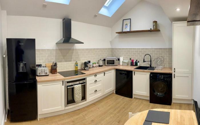 Blackberry Cottage—Dog-Friendly Cottage in Cardiff