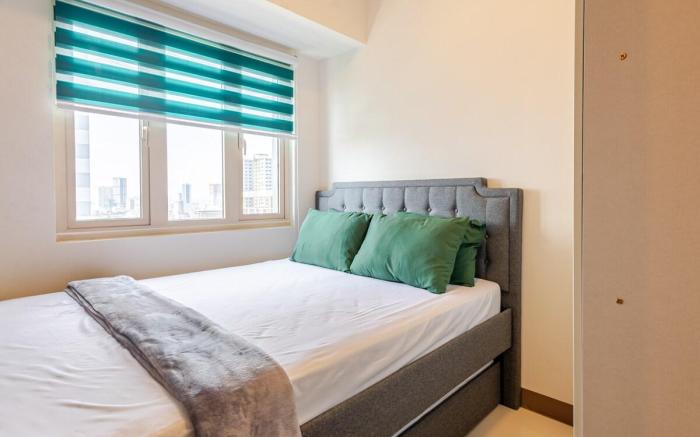 The Prestige Bayview with Balcony