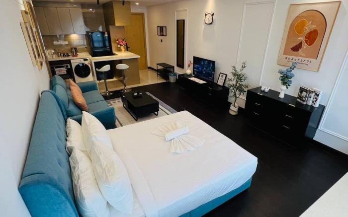 Sierra Studio unit at R&F Seine Region by ANJU