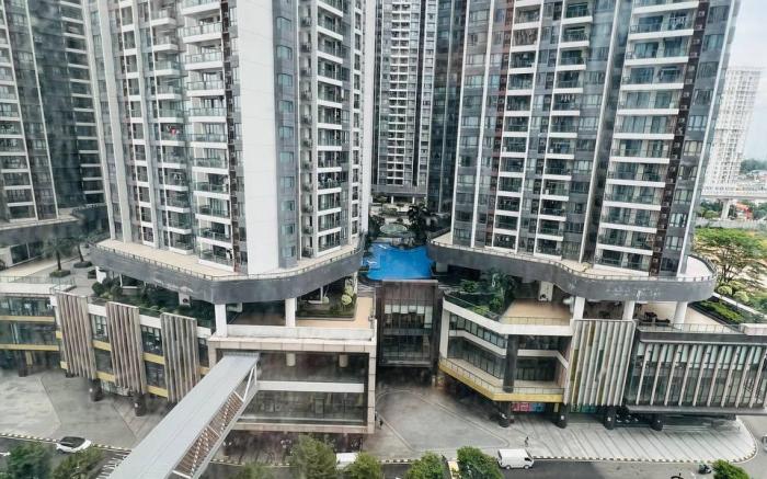 Sierra Studio unit at R&F Seine Region by ANJU