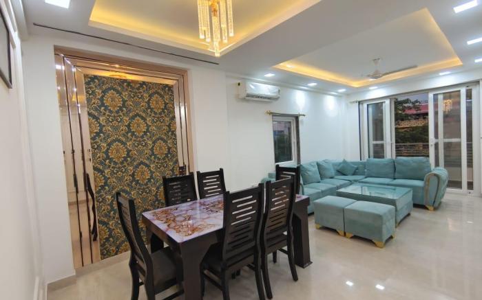 Luxury Apartment Near Max Saket