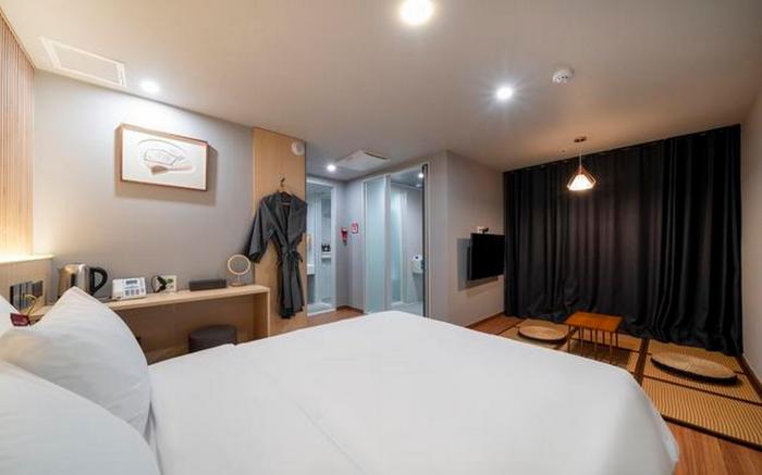 Shinchon Maven Hotel