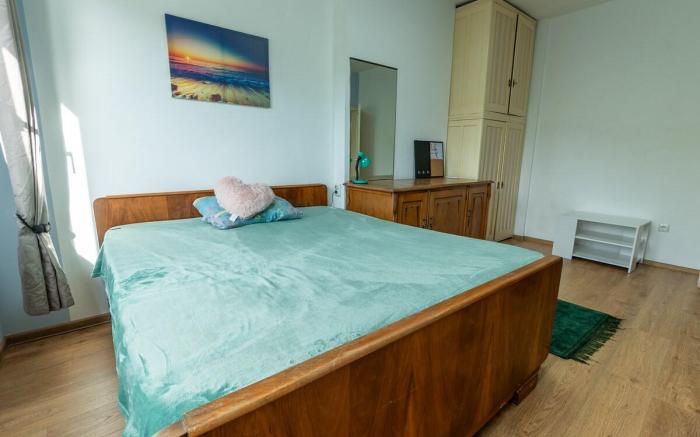 3-BR Central Residence