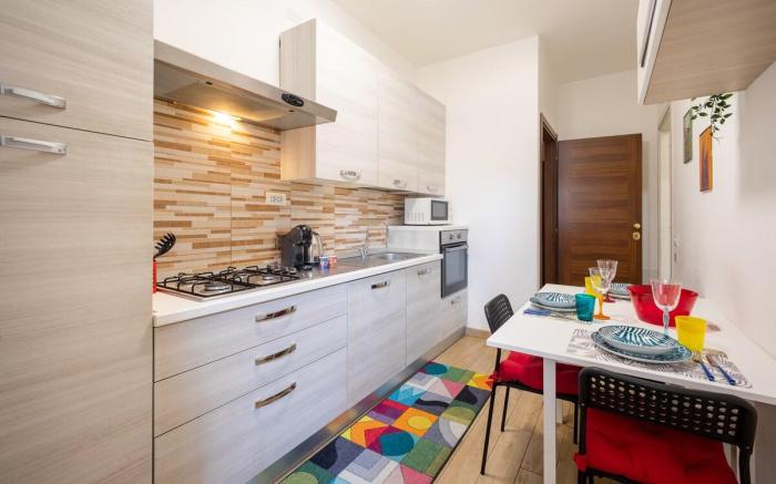 Pop art-inspired homey apartment | self check-in