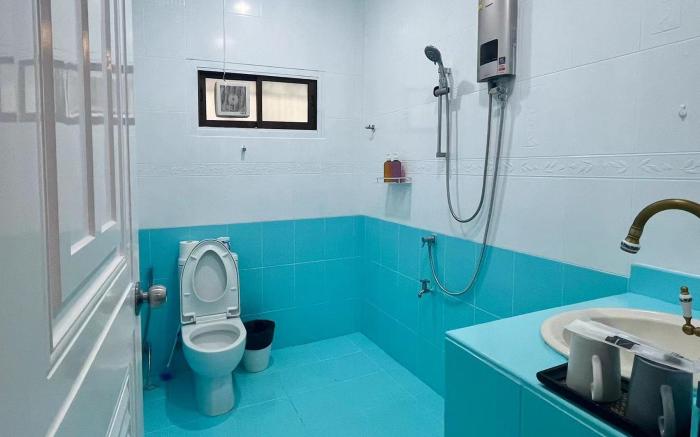 4-Bedroom Pool Villa in Central Bangkok, Near Nana, Near Asoke