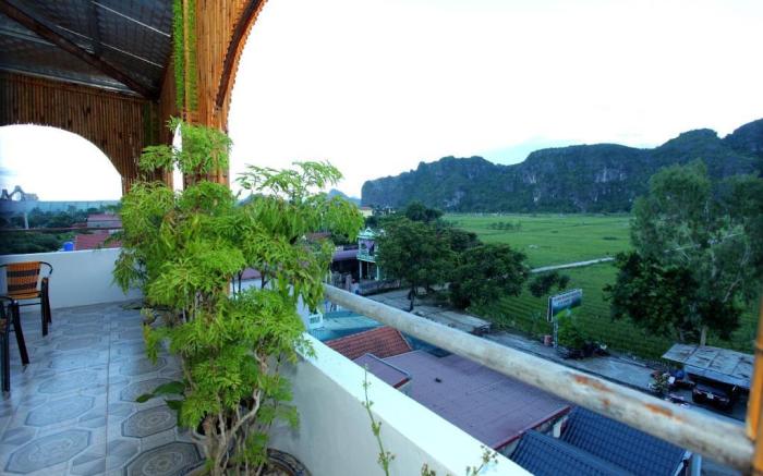 Tam Coc Mountain Flower Homestay