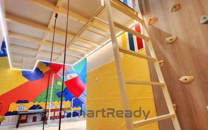 SR HOME- GRID The Bricks themed near Legoland