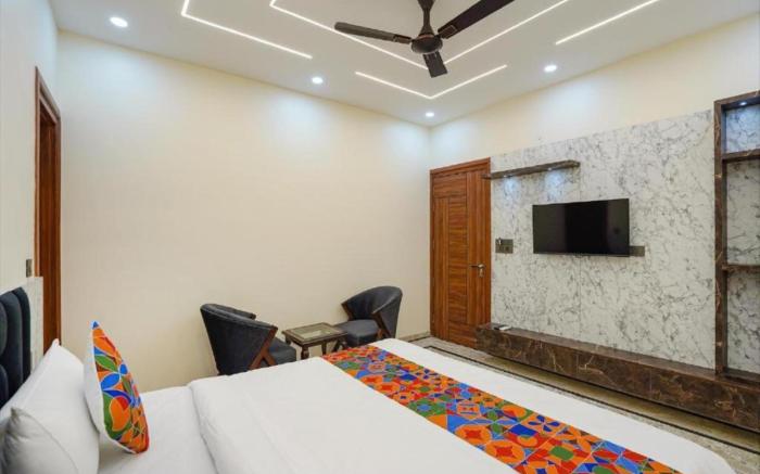 Goroomgo The Grand Mansion Noida