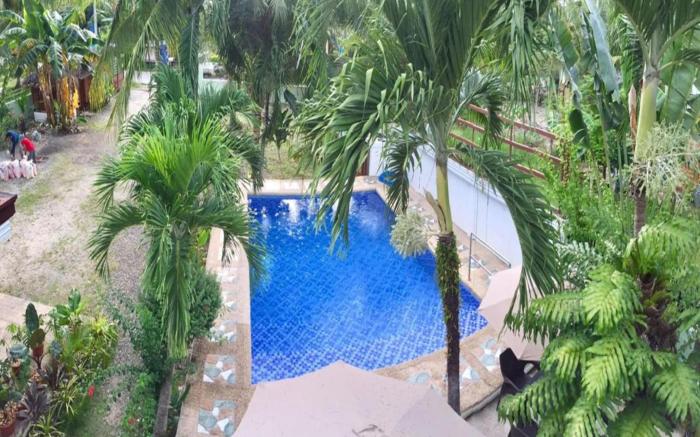 Avila's Hostel Moalboal near Beach 