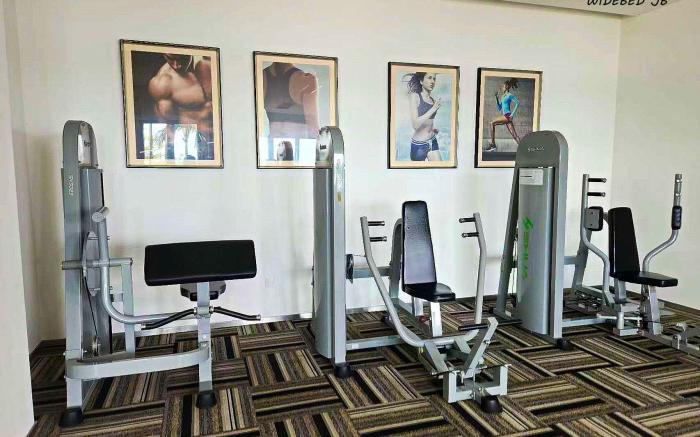 Country Garden Danga Bay by Widebed JB