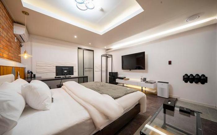Cheongdo Hotel X