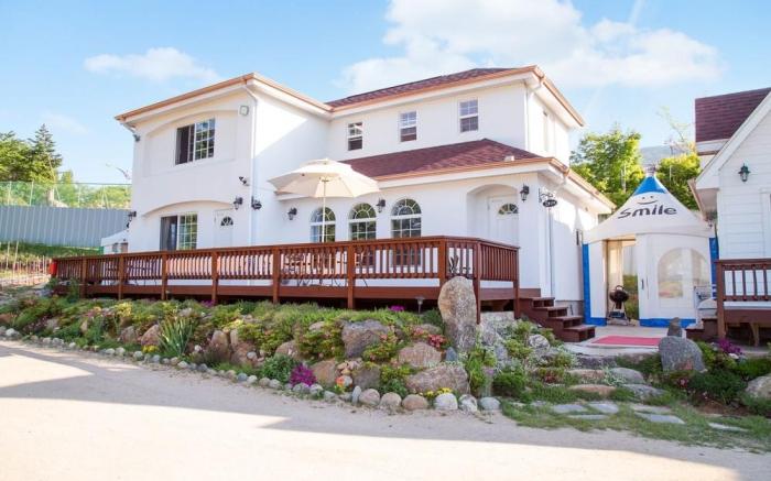 Hapcheonho View Smile Pension