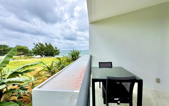 Escape Condominium Beachfront Suite E222