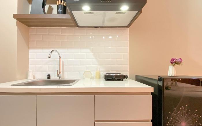 Warm Studio at Gateway Park LRT City By Travelio