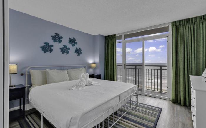 Ocean Front 2BR Elegant Condo in Atlantica Resort