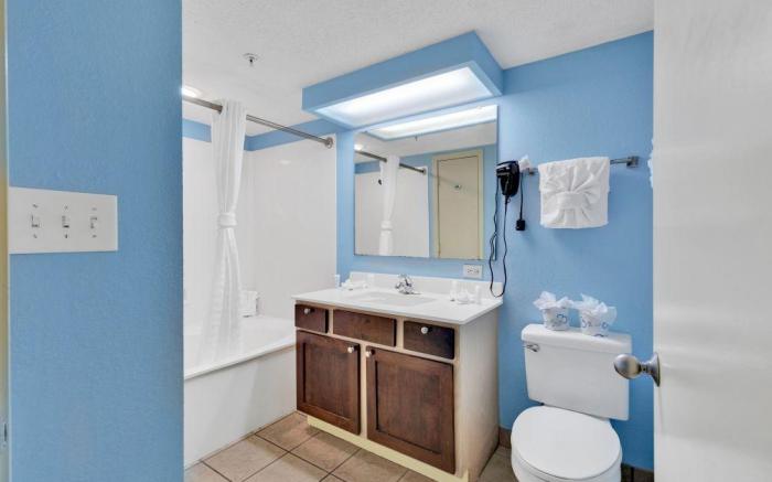 Atlantica Towers Condo w Balcony|  Oceanfront