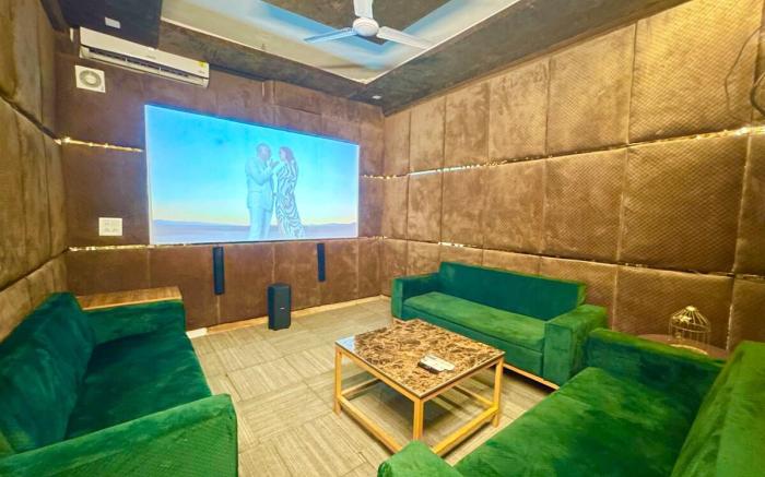 9. Pvt. Theater, 2bhk, Relax, space by Instay