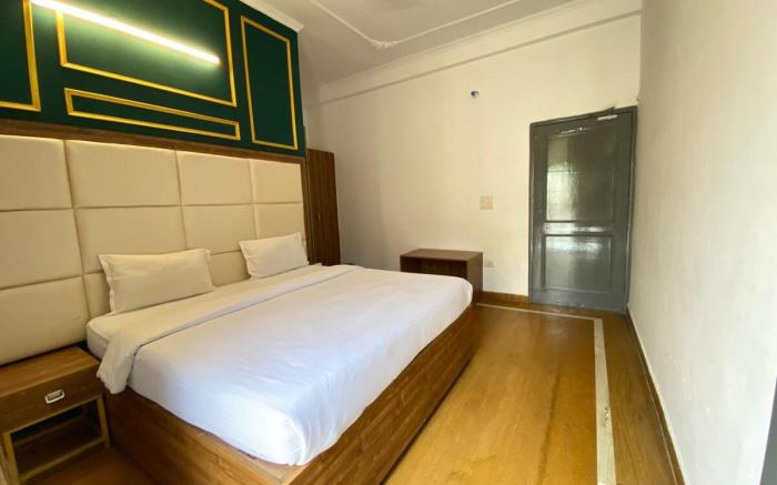 2bhk big screen cozy relax chill out homestay
