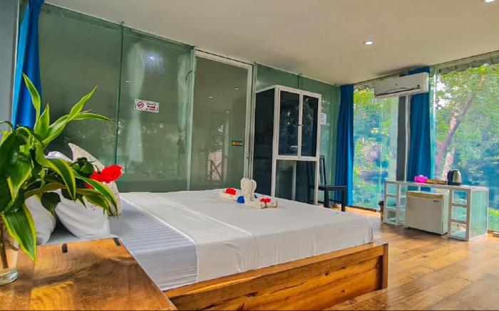 Ocean Lounge Bungalow