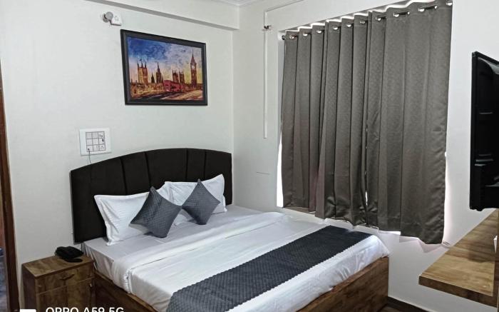 ShriGo Hotel Pushpa Residency