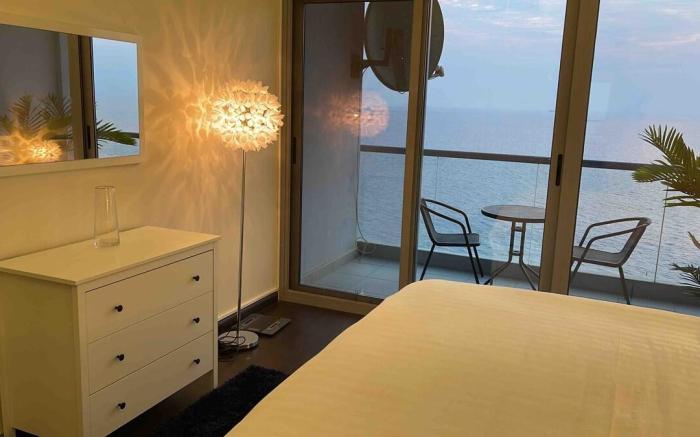 Damac Tower Apartment Sea View 17, Sea View Apartment in Damac Tower with Balcony, Floor