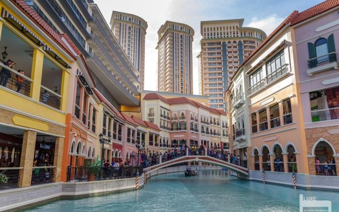 The Viceroy Residences at Mckinley Hill