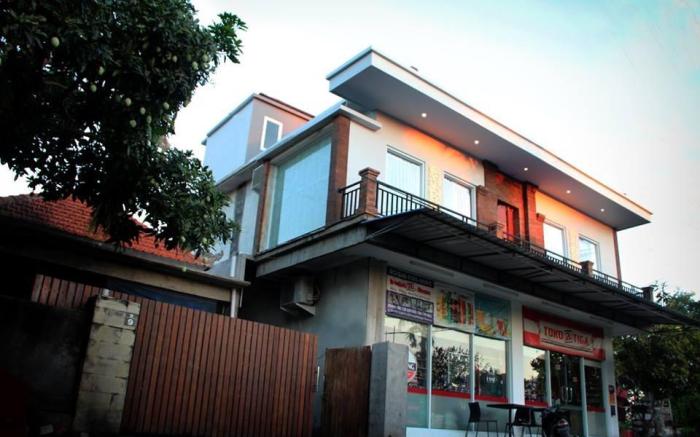 Double A House 