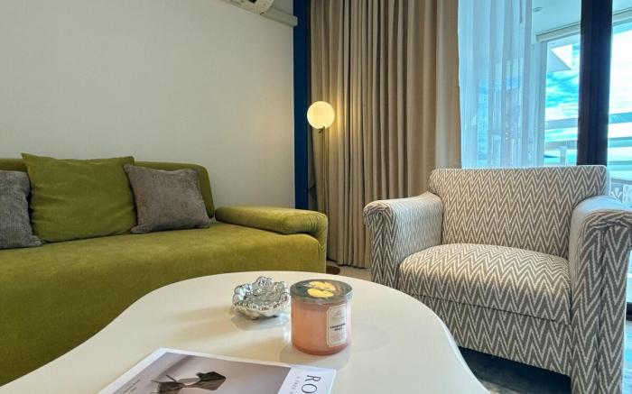 Jomtien Beachfront 3BR Apartment, Pattaya