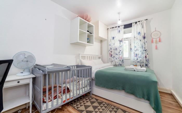 Lit & Airy 2BR Duplex Flat, 2 min to Clapham North