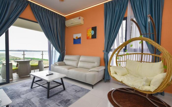Danga Bay Sunrise Seaview Unit 6 Pax【Arcade】4A