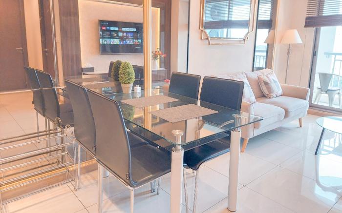 Chic 2BR M-Town Signature Apartment By Travelio