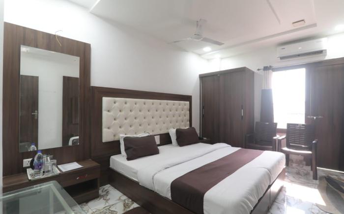 MAHAVEER PALACE