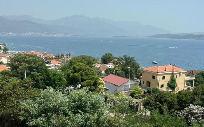 Apartment mit Meerblick in der Bucht von Kotor