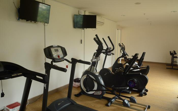 Homey 1BR Tree Park City BSD Apartment By Travelio
