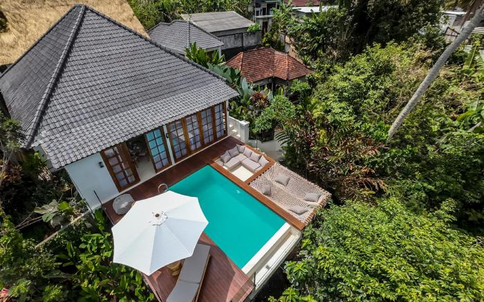 Hanging Gardens Villa by Evdekimi