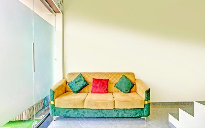 Hotel O NK Residency Near Asalpha Metro station