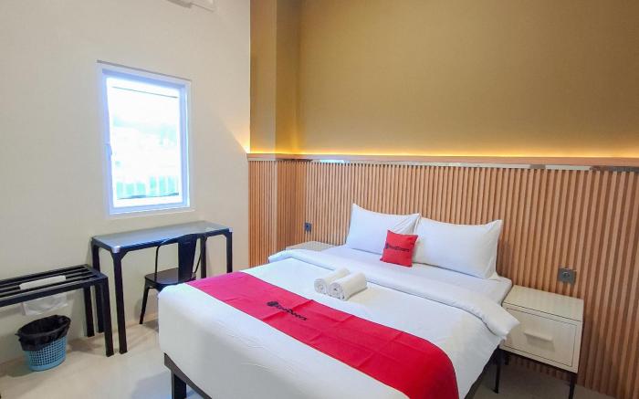 RedDoorz Plus Syariah @ Lotus Residence