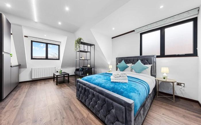 Luxury Spacious 2 person Suite in North London