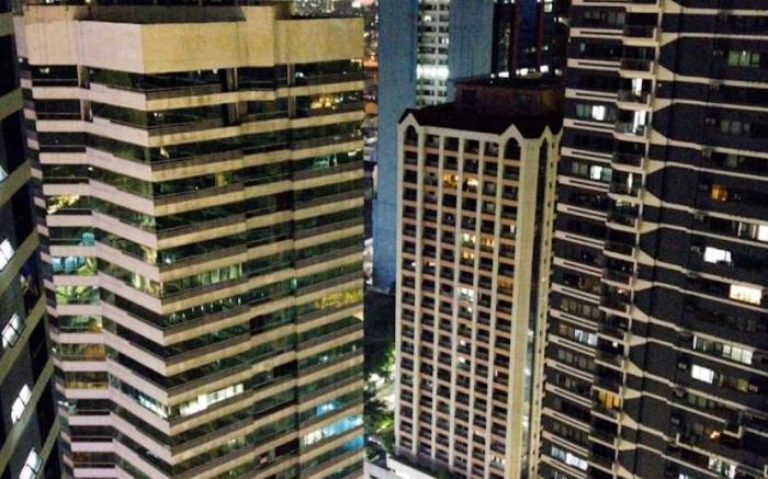 Air Luxury CBD Makati with Balcony Bay view