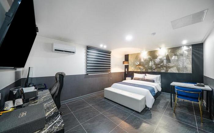 On & Off Hotel Bupyeong